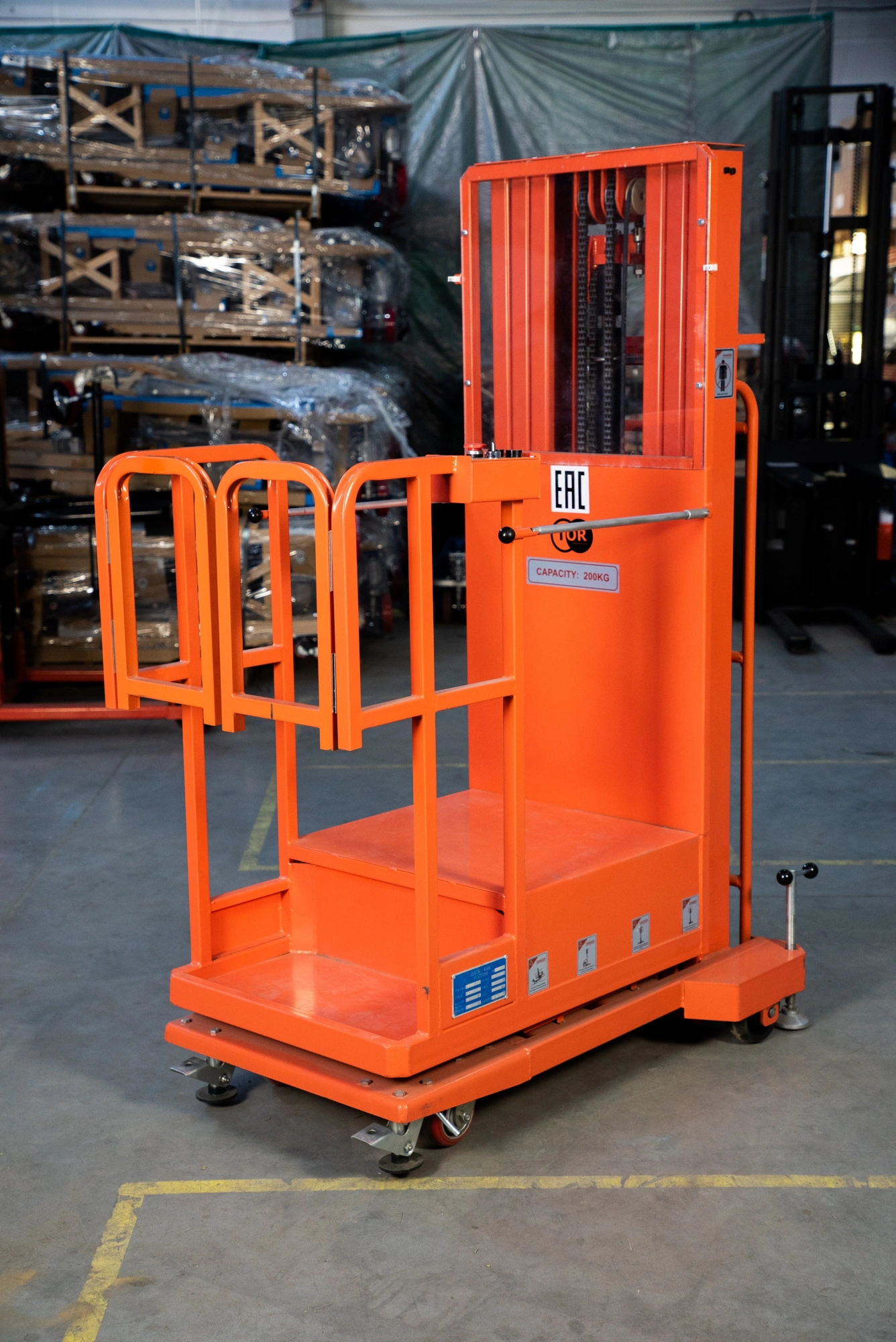 Сборщик заказов с электроподъемом 200 кг 3,3 м TOR GOPY3.302