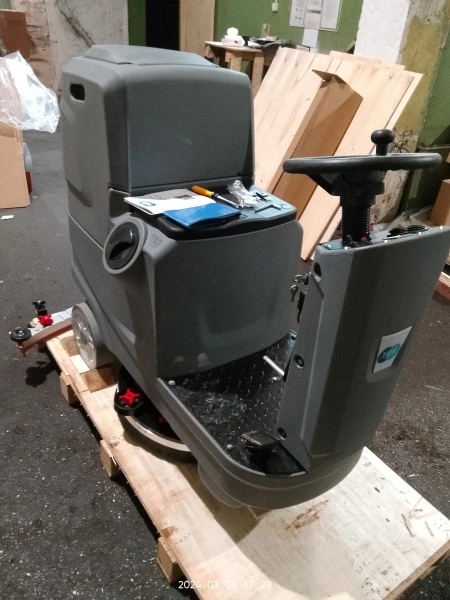 Машина поломоечная с АКБ GEL 24/100 В/Ач TOR COMFORT 70